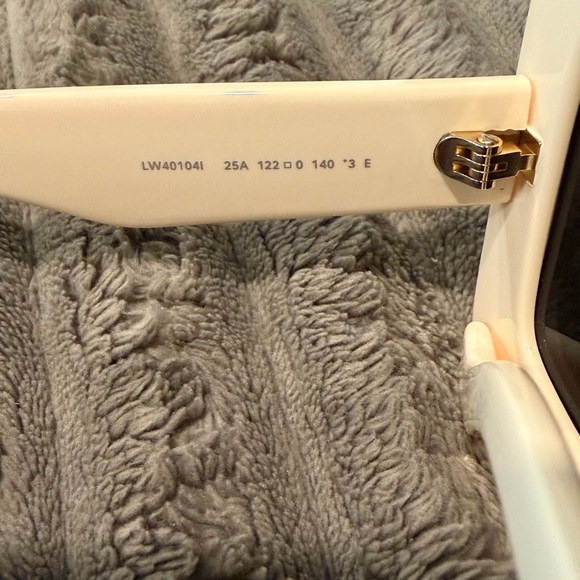 LOEWE
Chunky Anagram 140MM Mask Sunglasses - Picture 6 of 8